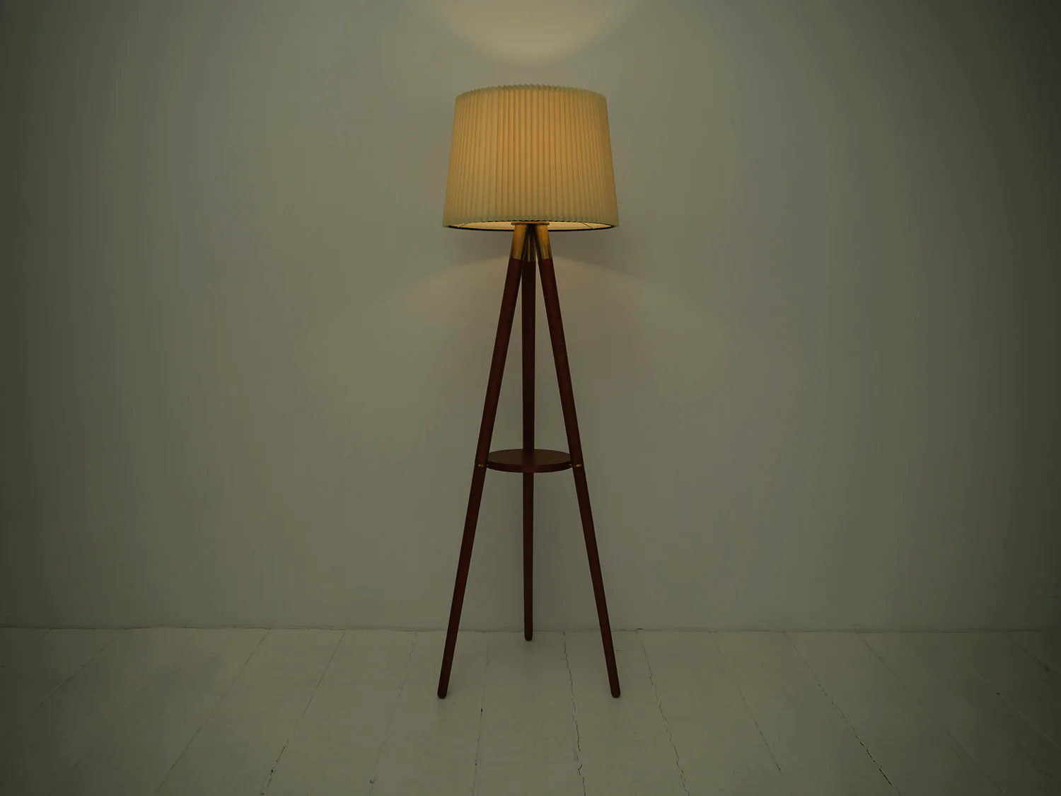 Floor Lamp 04, Antique Cherry - Image 4