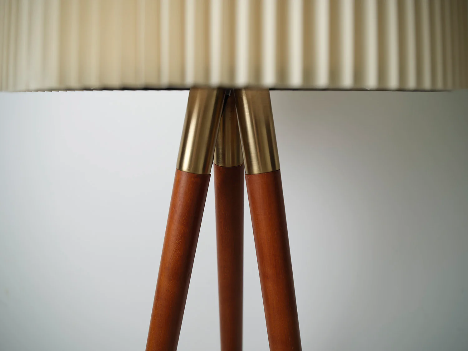 Floor Lamp 04, Antique Cherry - Image 8