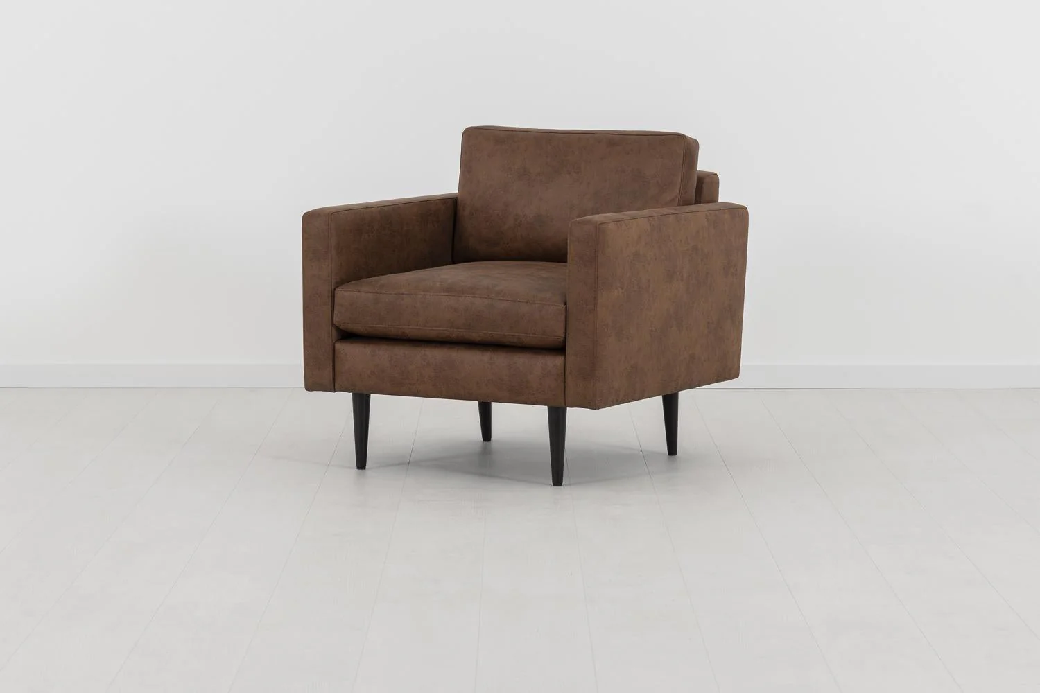 Model 01 Armchair, Chestnut - Image 3