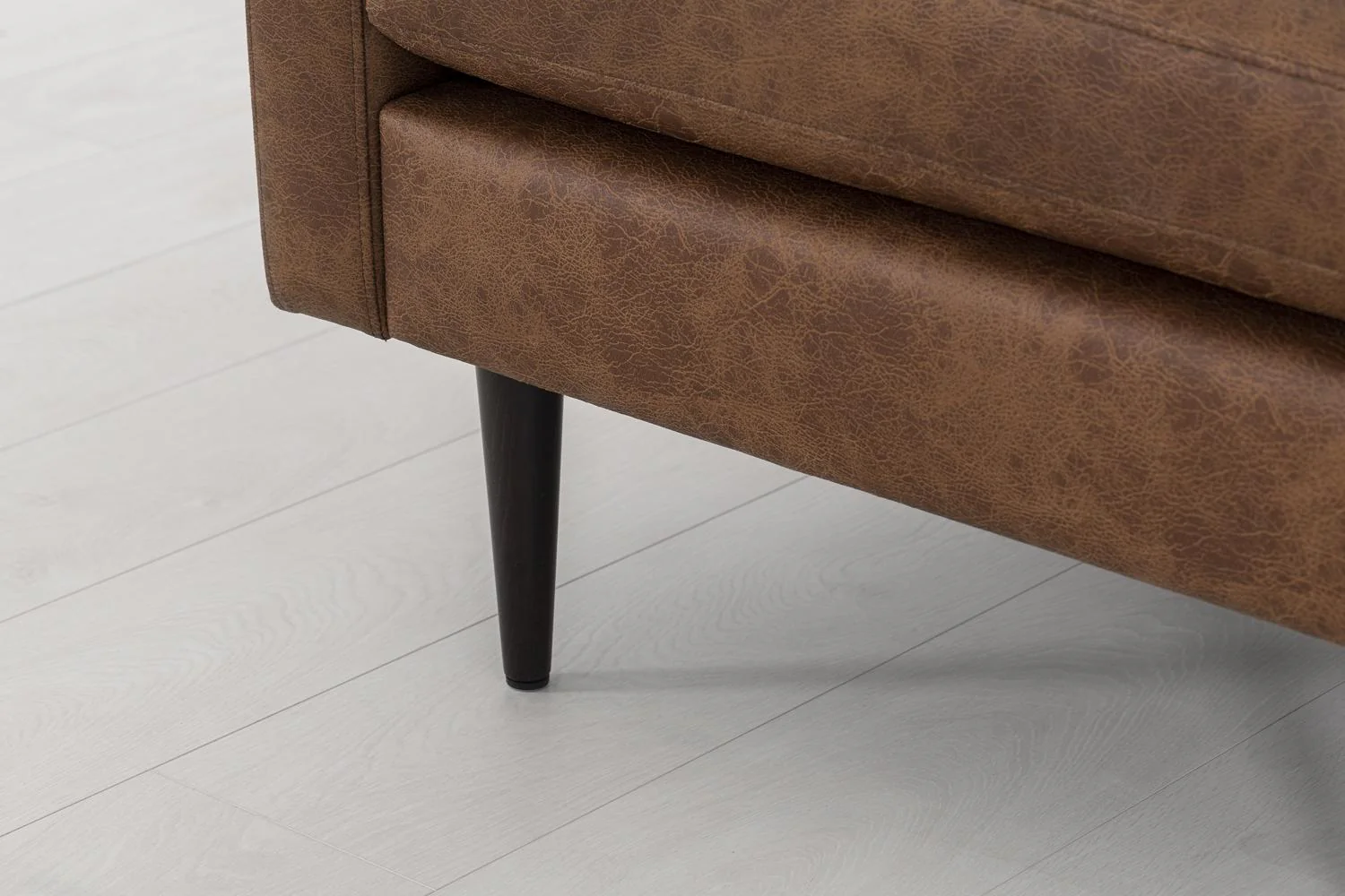 Model 01 Armchair, Chestnut - Image 6