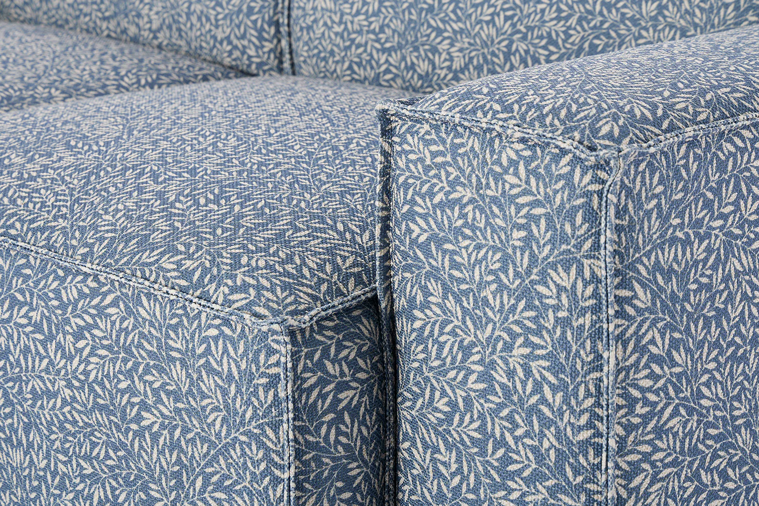 Model 03 2-Seater Right Chaise Sofa, Standen - Image 5