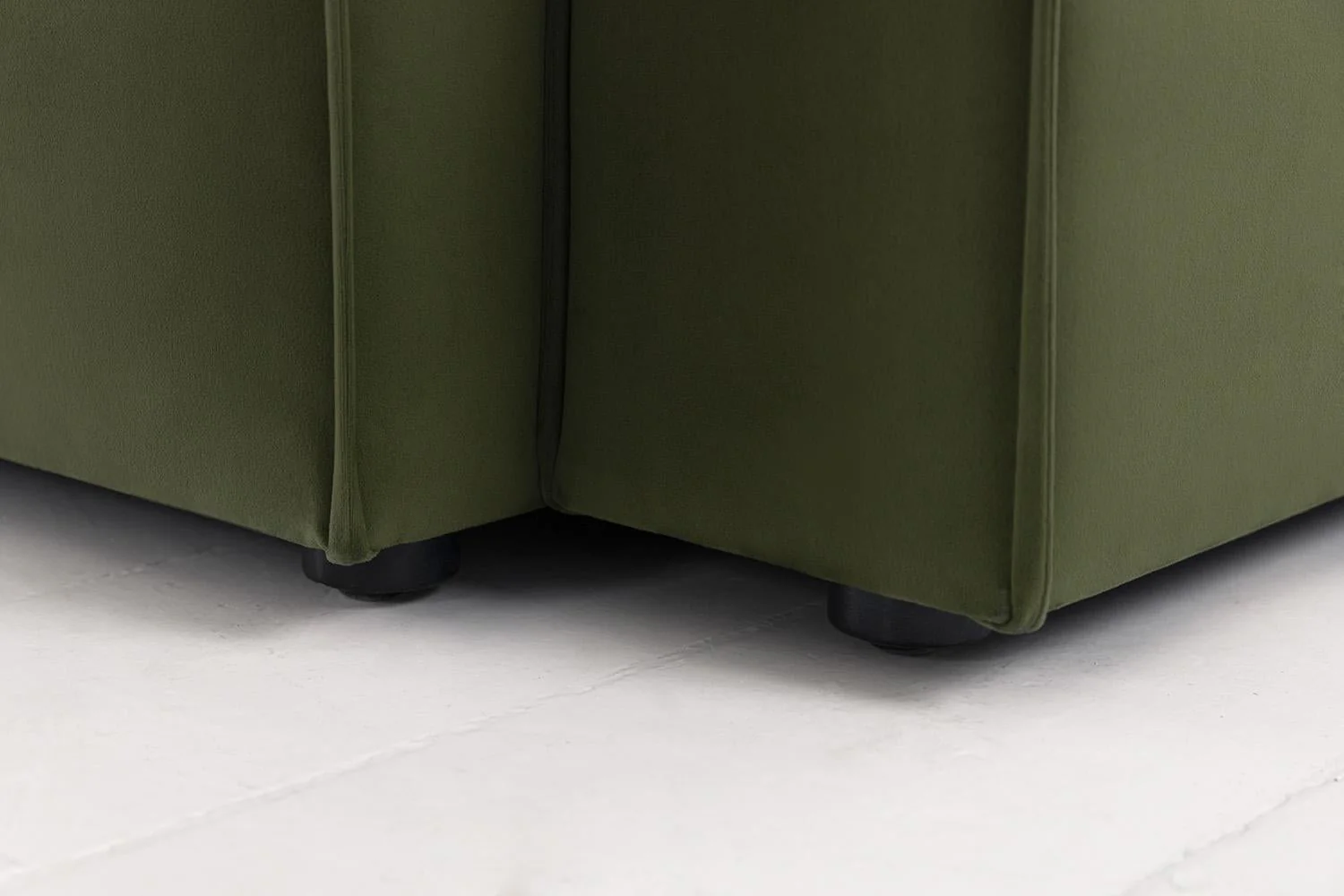 Model 03 Corner Sofa, Vine - Image 12