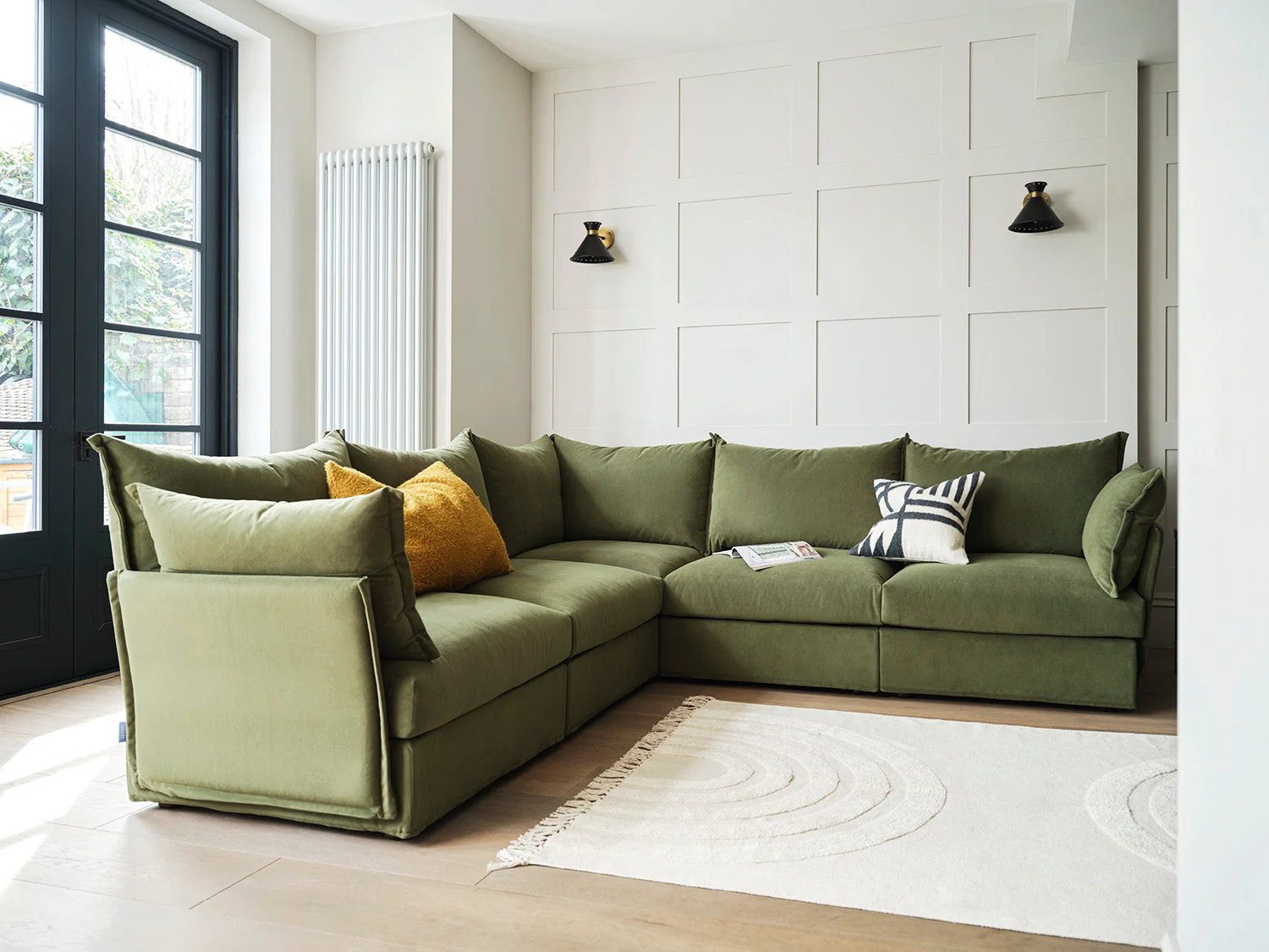 Model 06 Corner Sofa, Vine - Image 4