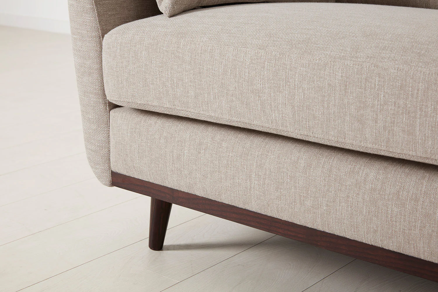 Model 10 Chaise Longue, Pumice - Image 8