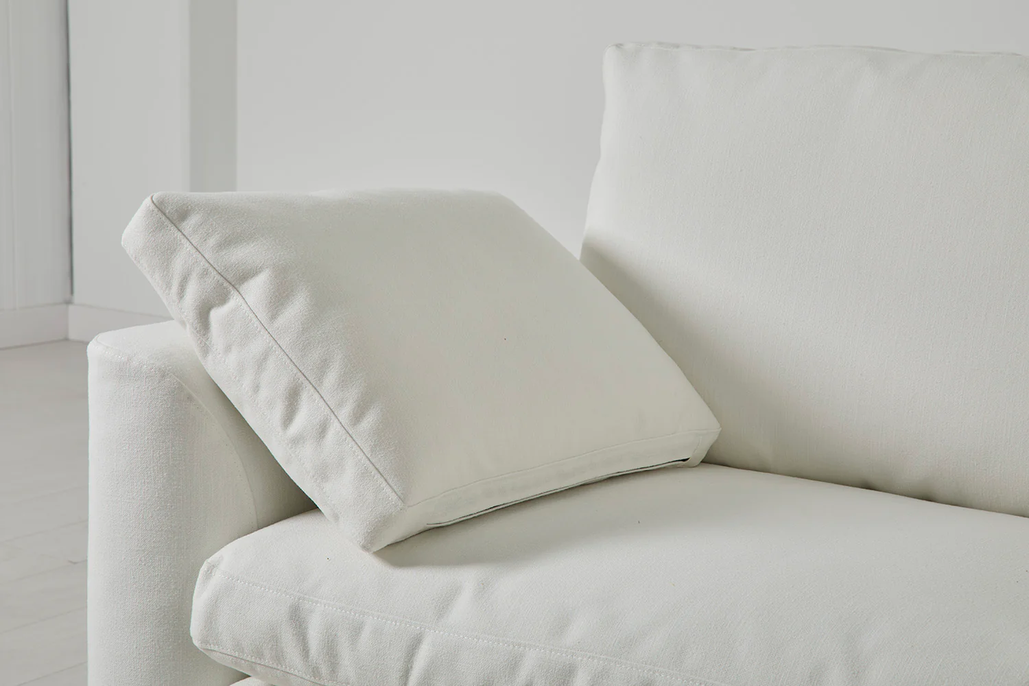 Model 13 2-Seater Right Chaise Sofa, White - Image 4