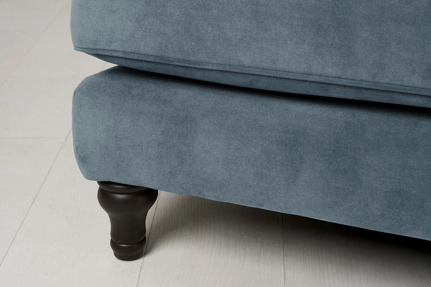 Model 15 3 Seater Sofa with Ottoman, Hydro - Image 5