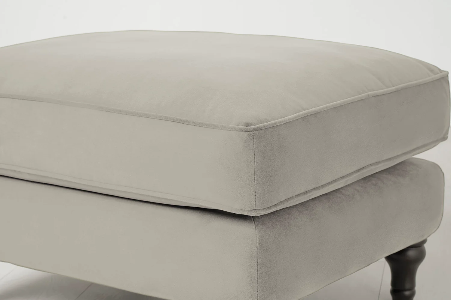 Model 15 Ottoman, Bone - Image 4
